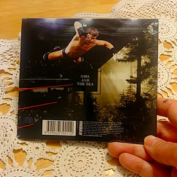 Electronic Music,  Collectible, The Presets, Girl in the Sea CD. New - Picture 2 of 4